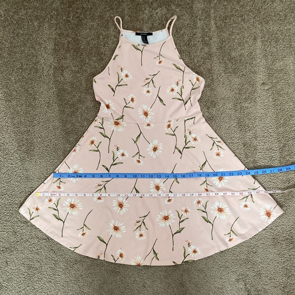 Forever 21 blush pink with white floral large print halter dress, medium - Picture 9 of 12